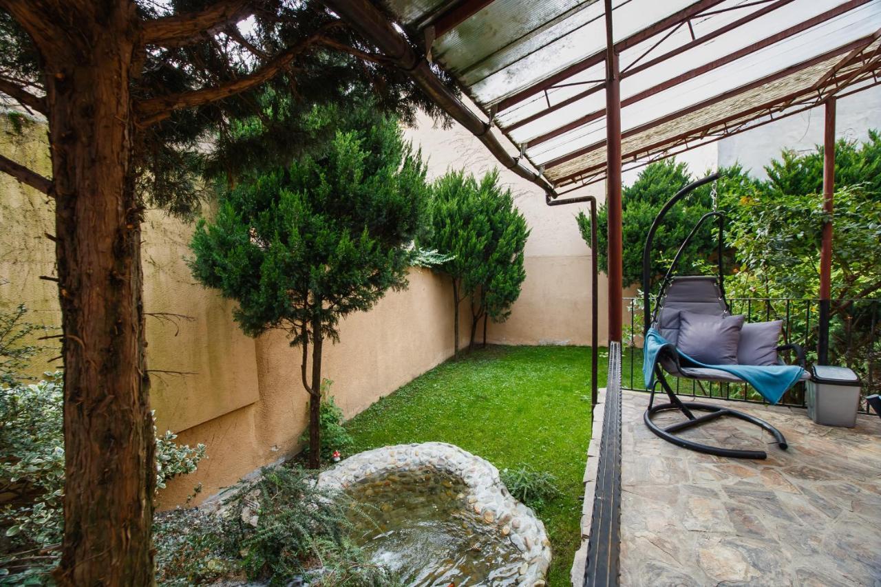 Stunning, Newly Renovated Central Apartment Oradea Exterior foto