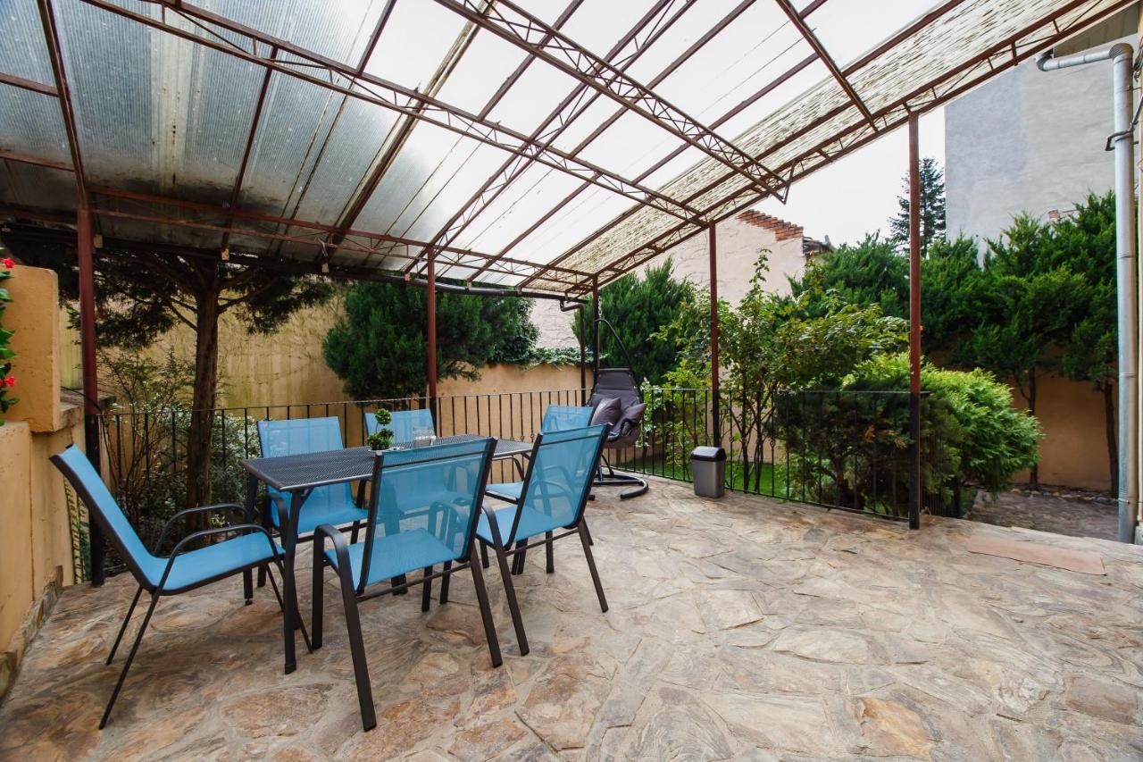 Stunning, Newly Renovated Central Apartment Oradea Exterior foto